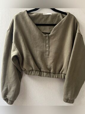 Oak + Fort Muted Olive Green Cropped Henley Relaxed Sweatshirt S